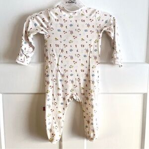 Magnetic Me Disney Princess Friends Print Onesie size 0-3months (Modal)